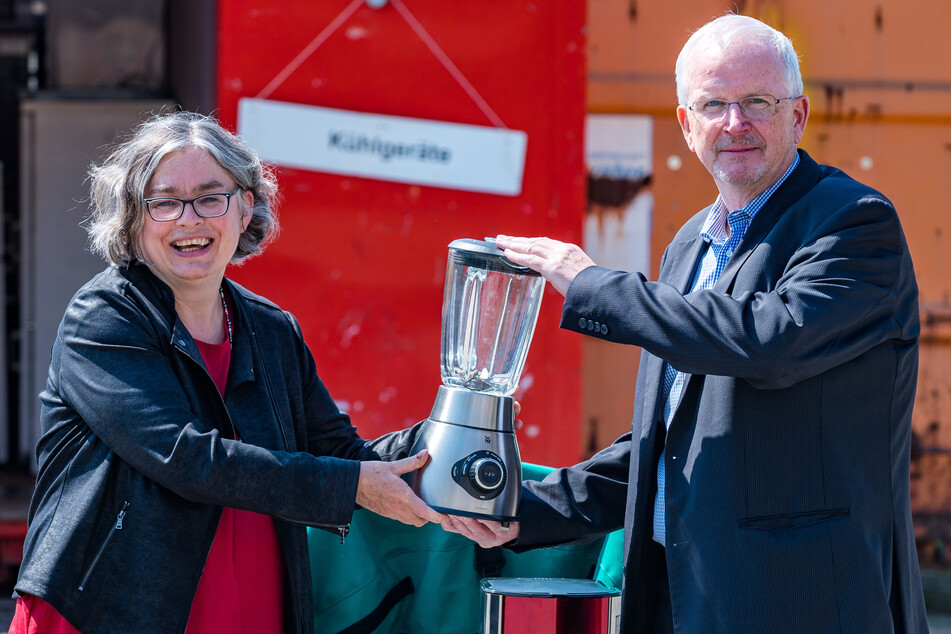 Umweltbürgermeisterin Eva Jähnigen (56, Grüne) und SRD-Chef Frank Siebert (61) haben am Mittwoch das Modellprojekt vorgestellt.