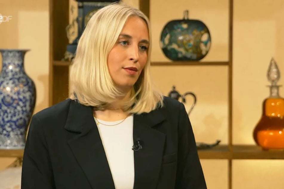 Aylin aus Lüchow möchte eine geerbte Schmuck-Sammlung bei "Bares für Rares" verkaufen.