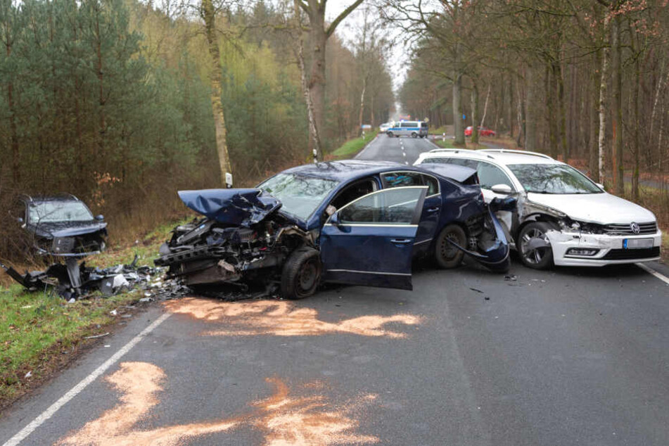 Drei Fahrzeuge waren an dem Unfall auf der L234 beteiligt.