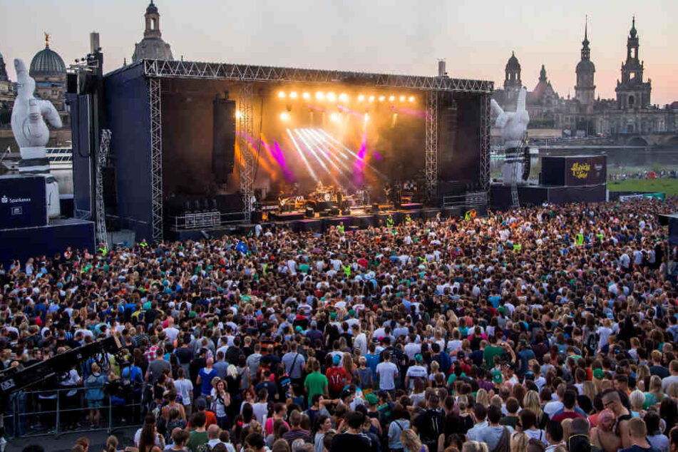Ob so viele Zuschauer wie hier beim Kraftklub-Konzert den Adriano sehen wollen?