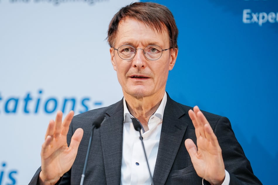 Gesundheitsminister Karl Lauterbach (59, SPD) will diesen Herbst um keinen Preis verschlafen.