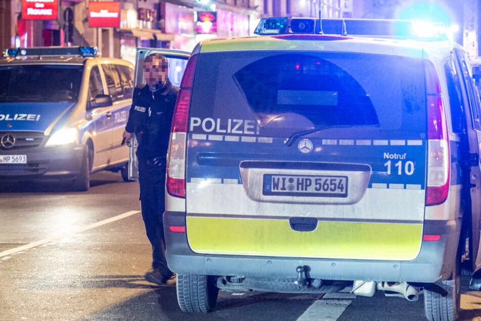 Polizeieinsätze sind im Frankfurter Bahnhofsviertel an der Tagesordnung (Archivbild).