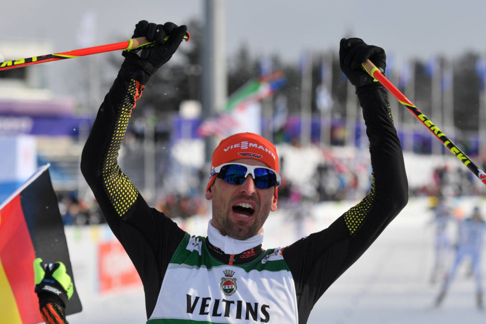 Björn Kircheisen jubelt beim Zieleinlauf.