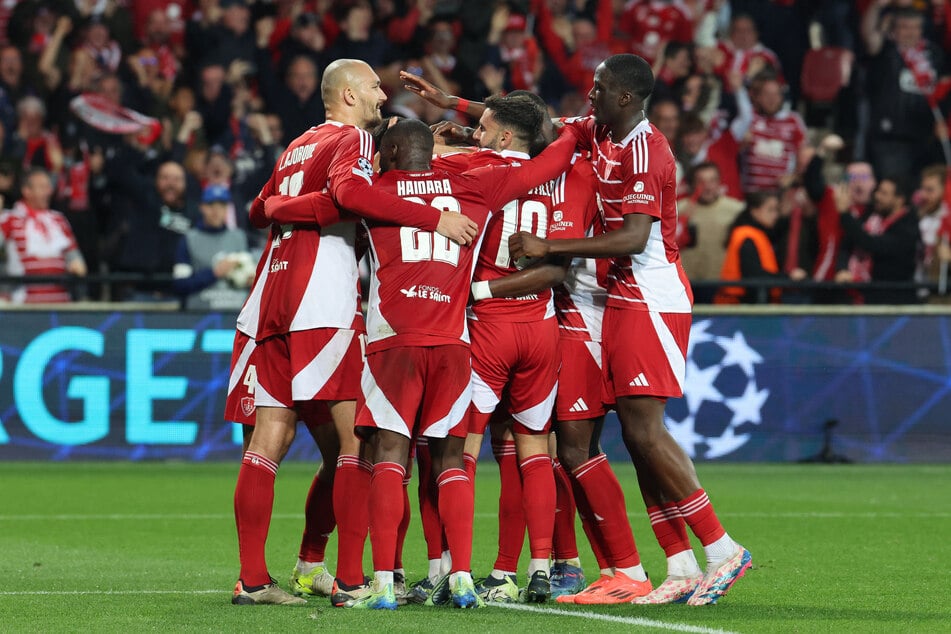 Stade Brest erzielt mit dem ersten Versuch aus dem Spiel heraus den Ausgleich.