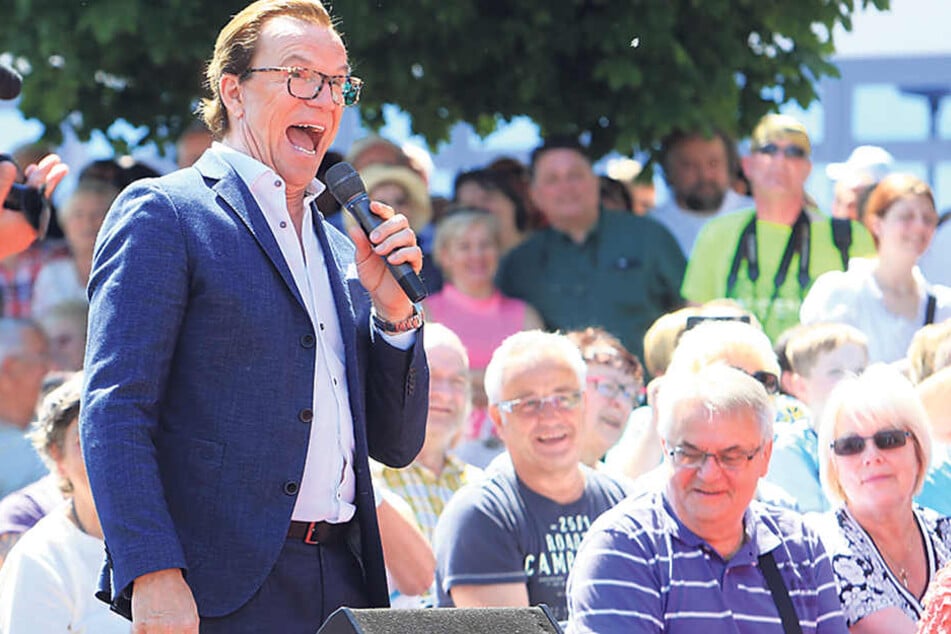 Fernsehgarten-Moderator Wolfgang
„Lippi“ Lippert (M.) war voll in seinem Element - und hatte viel Spaß im
Chemnitz Center.