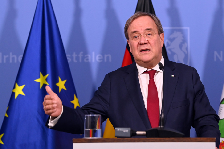NRW-Ministerpräsident Armin Laschet hat den Präsenzunterricht in NRW verteidigt.