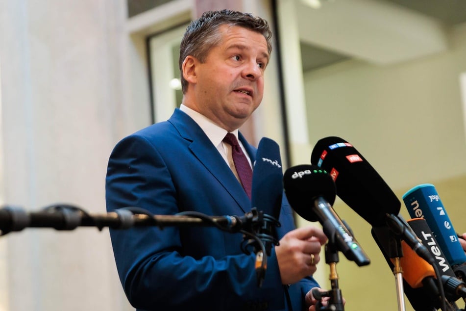 Sven Schulze (46, CDU) möchte Bürgergeldempfänger stärker zu gemeinnütziger Arbeit drängen. (Archivfoto)