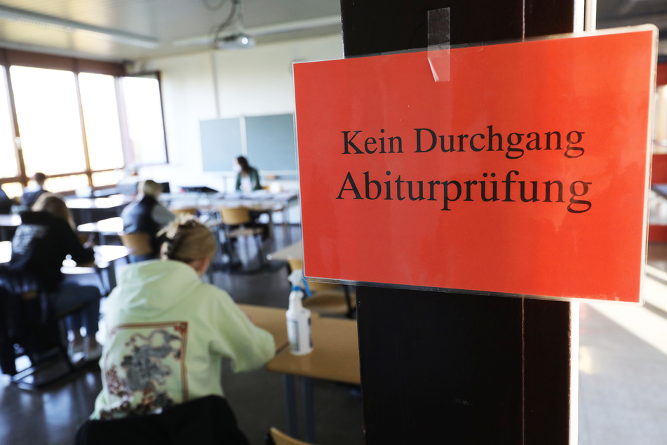 In den vergangenen Tagen hatte es heftige Kritik an den Mathematik-Aufgaben im Abitur gegeben. (Symbolfoto)