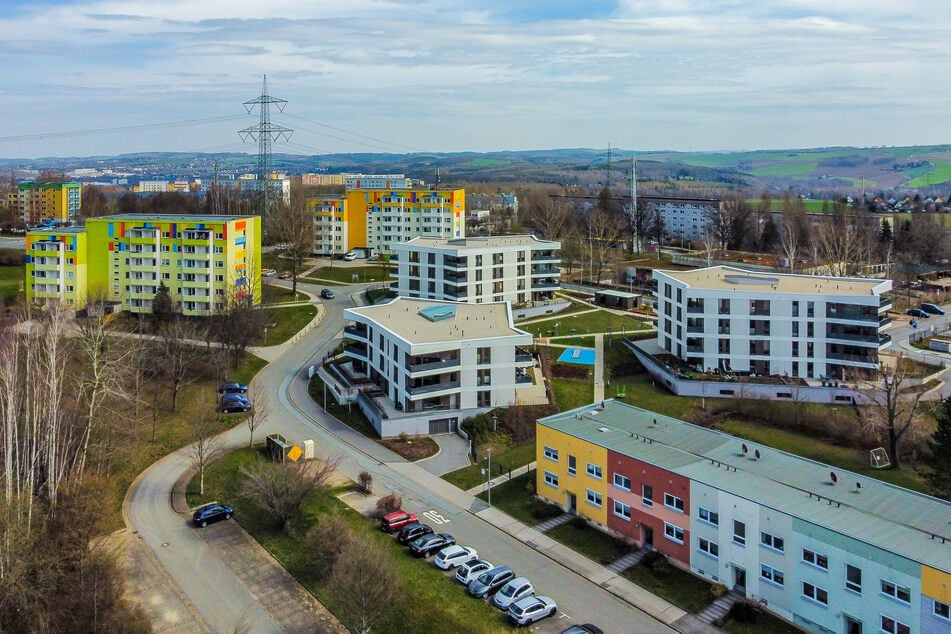 Die Walter-Ranft-Straße in Chemnitz-Hutholz: Hier wurde ein 30-Jähriger in der Nacht auf Dienstag von zwei Männern mit einem Messer attackiert.