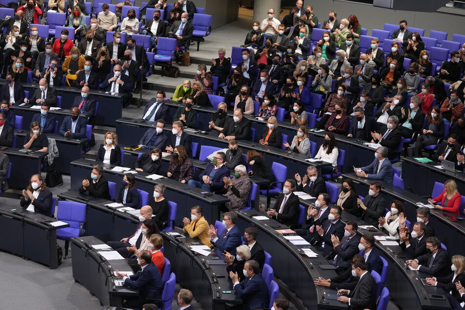 Der Bundestag stimmte dem neuen Infektionsschutzgesetz der Ampel-Koalition zu.