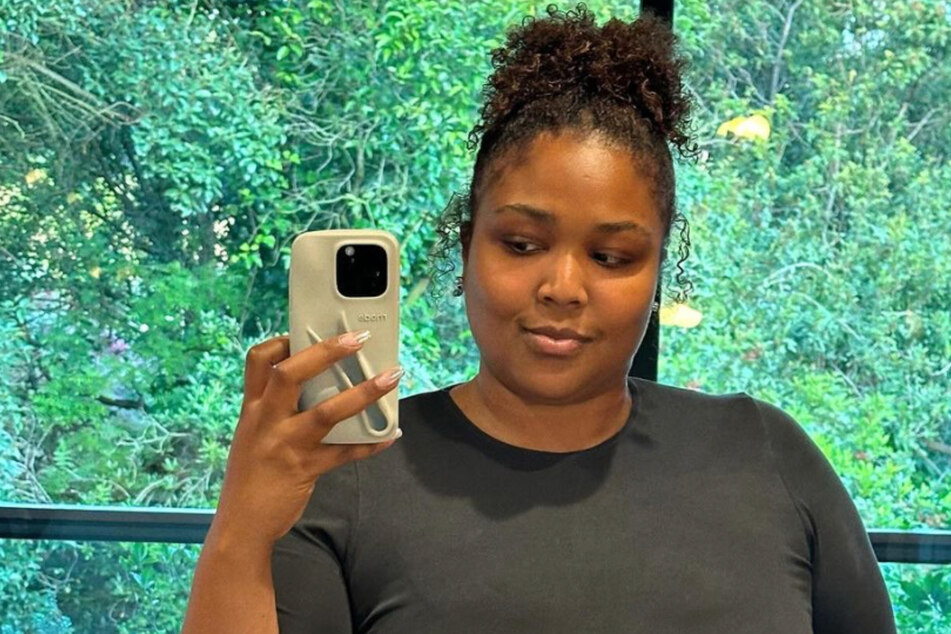 Lizzo says she's feeling better after months of depression!