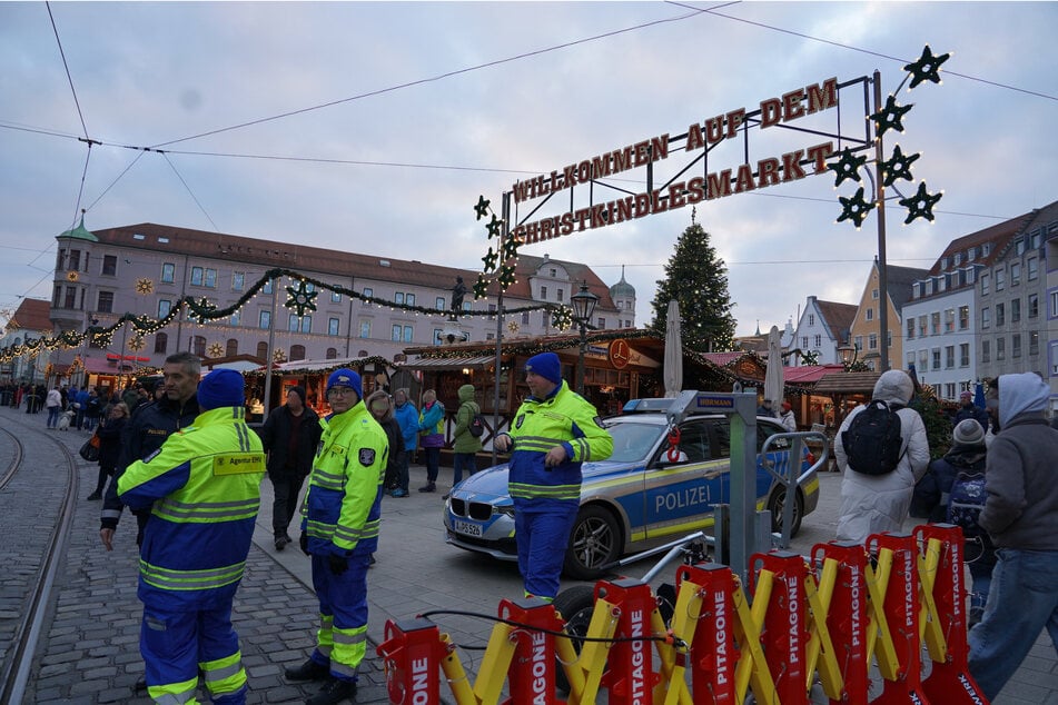 Die Sicherheit steht für die Einsatzkräfte auf dem Christkindlesmarkt in Augsburg an erster Stelle.