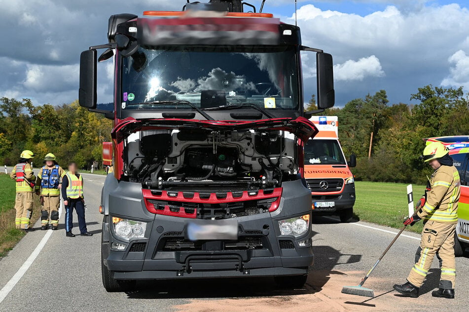 Am Donnerstagnachmittag ist ein Mann auf der B20 von einem Lastwagen so schwer verletzt worden, dass er noch vor Ort verstarb.