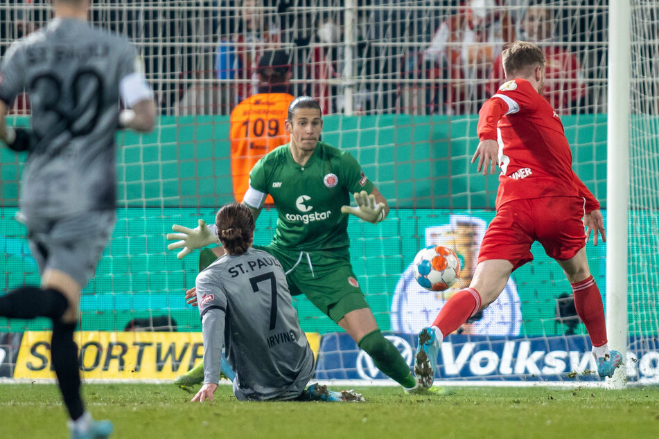Andreas Voglsammer bei seinem 2:1 gegen St. Pauli.