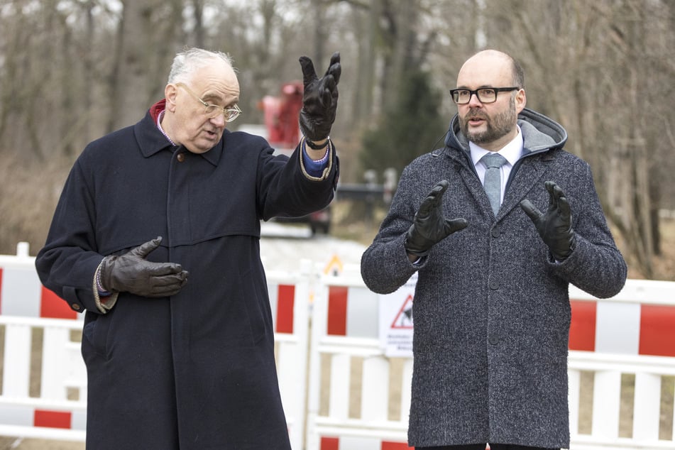 Christian Striefler (63, l.) und Finanzminister Christian Piwarz (50, CDU) zeigen sich zufrieden.
