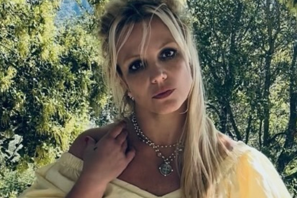 Britney Spears surprisingly revealed that she got laser treatment on her face and regrets it.