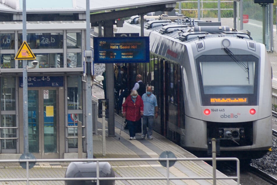 Kein Personal: Bahn-Tochter "Start" bittet Fahrgäste um Verständnis