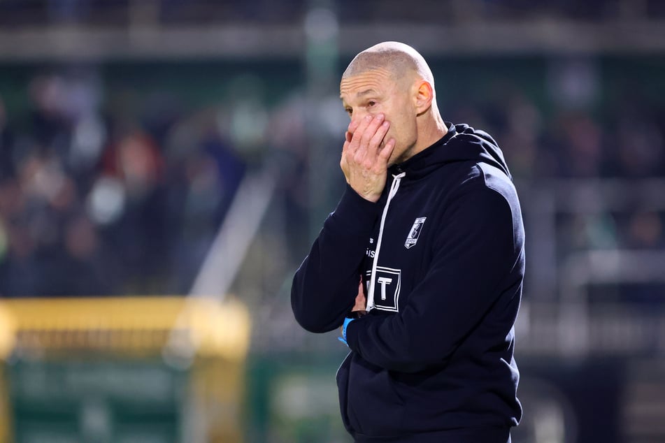 Chemie Leipzigs Trainer Alexander Schmidt musste nach zwei guten Spielen einmal mehr eine verdiente Niederlage hinnehmen.