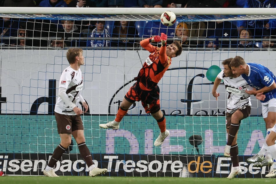 St.-Pauli-Keeper Ben Voll (25, M) hielt seinen Kasten gegen Darmstadt mal wieder sauber.