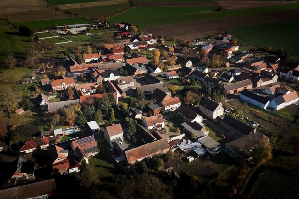 Ein kleiner Ort in Sachsen-Anhalt. Niemals hätten die Bewohner gedacht, dass ein so grausames Verbrechen in Rietzel passieren könnte.