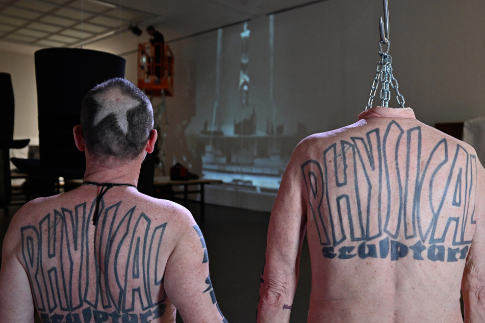 Im Londoner Auktionshaus "Christie's": Künstler versteigert seine eigene Haut!