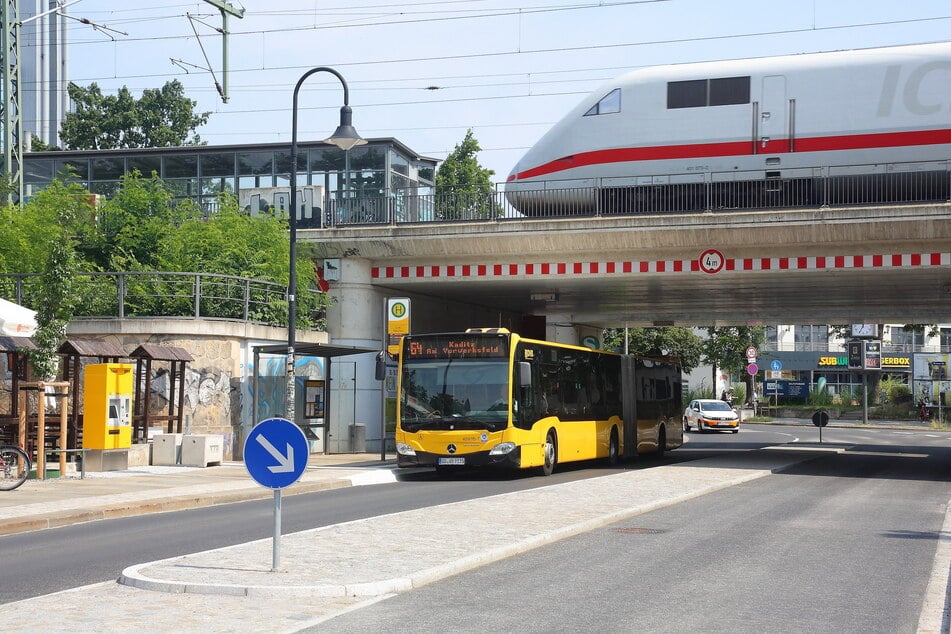 Dresden: Senioren feiern am neuen Leisniger Platz