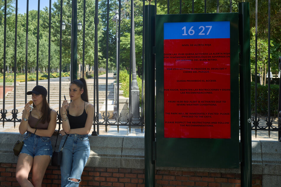 Der Park "El Retiro" in Spaniens Hauptstadt Madrid wurde aufgrund einer Warnung vor Hitze geschlossen.