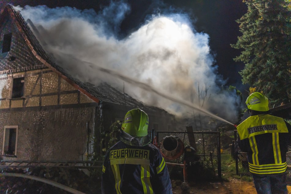 Feuerwehreinsatz in Schmölln: Sauna setzt Haus in Brand!