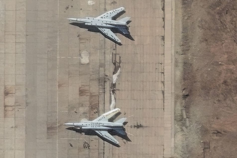 Wieviele Flugzeuge Russland bei der Operation Spinnennetz tatsächlich verloren hat, ist unklar. Die Ukraine will 41 Militärflugzeuge zerstört haben, darunter auch Bomber vom Typ Tu-22.