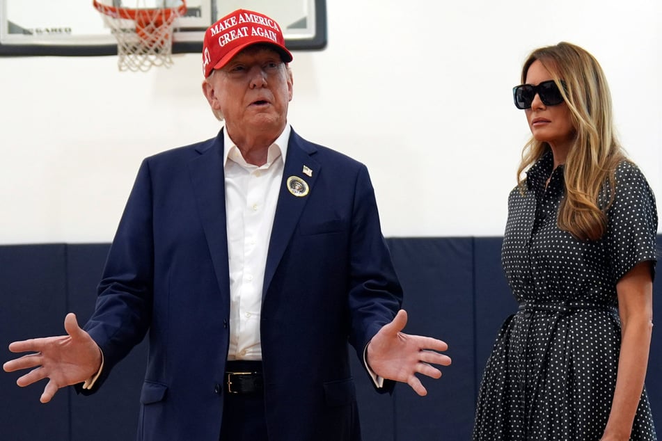 Möchtegern-wieder-US-Präsident Donald Trump (78) und seine Frau Melania (54) haben am Wahltag im Morton and Barbara Mandel Recreation Center gewählt. Der Blick seiner Gattin wirkt dabei alles andere als begeistert.