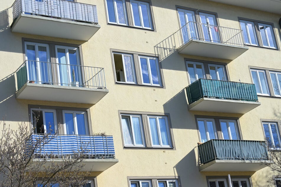 Um den hohen Bedarf an Sozialwohnungen, gerade in den bayerischen Ballungszentren, decken zu können, brauche es laut Bauminister auch private Initiativen.