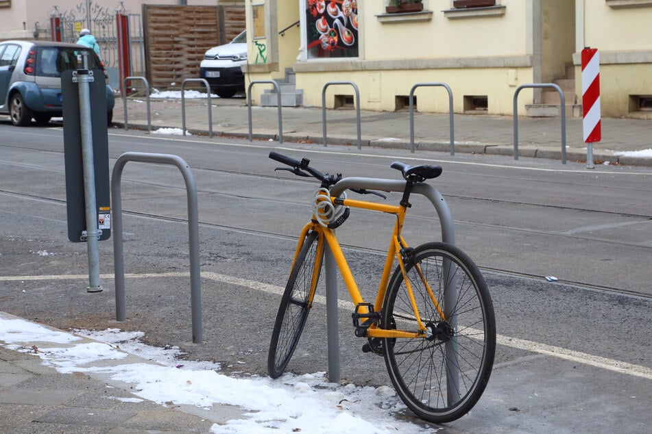 Bei einem Vor-Ort-Besuch am Dienstagmittag stand lediglich ein Drahtesel an den Bügeln.