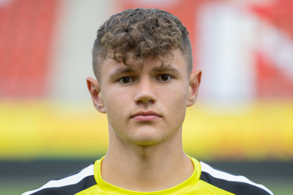 U19-Torhüter Leon Asseth (19) bekam einen Einjahresvertrag.