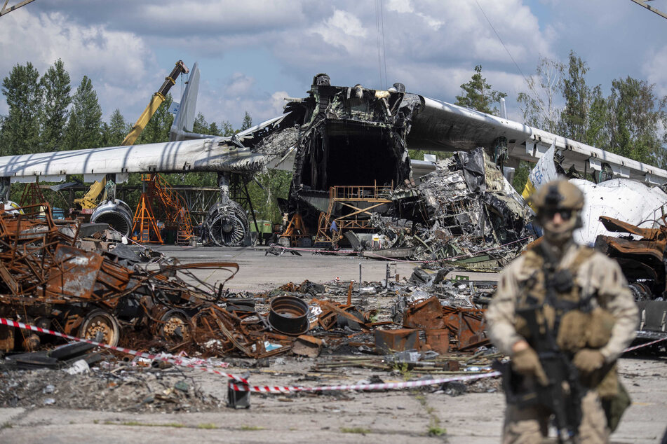 Trauriger Anblick: Die Antonow An-225 wurde beim russischen Angriffskrieg zerstört.