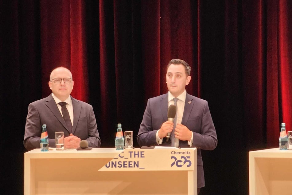 OB Sven Schulze (53, SPD, l.) und Glenn Micallef (35), EU-Kommissar für Generationengerechtigkeit, Jugend, Kultur und Sport, bei der Pressekonferenz.