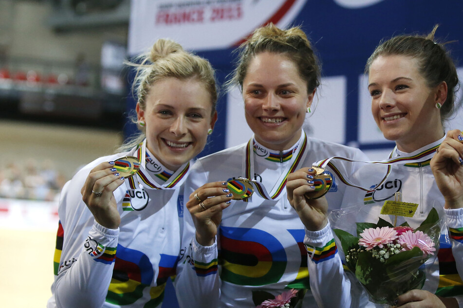 Melissa Hoskins (†32, l.) gewann mit dem australischen Team bei der Bahnrad-WM 2015 die Goldmedaille.
