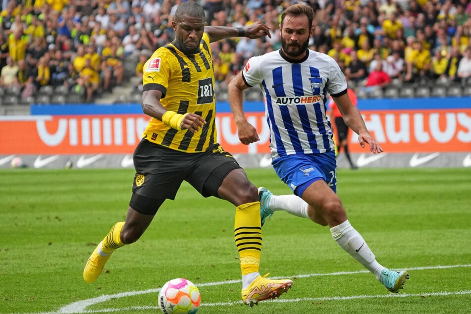 Anthony Modeste (36, l.) kennt das Olympiastadion noch aus der Bundesliga.