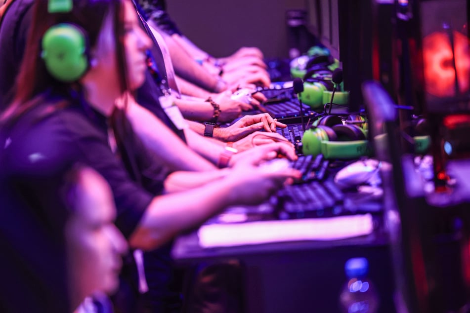 In wenigen Tagen öffnet die größte Computerspielemesse der Welt in Köln ihre Türen. Die Besucher treffen dort auch Entwickler und Unternehmen aus Sachsen.