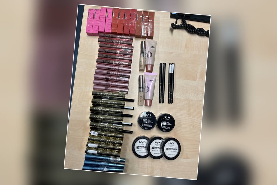 Die Kosmetikartikel, die man bei dem 16-Jährigen im Badeanzug und Rucksack fand.