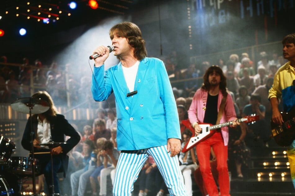 Die DDR Band Karat mit Sänger Herbert Dreilich steht 1982 auf der Bühne der ZDF-Hitparade.