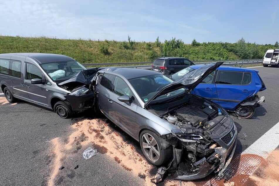 Bei einem der Crash krachten offenbar mehrere Fahrzeuge ineinander.