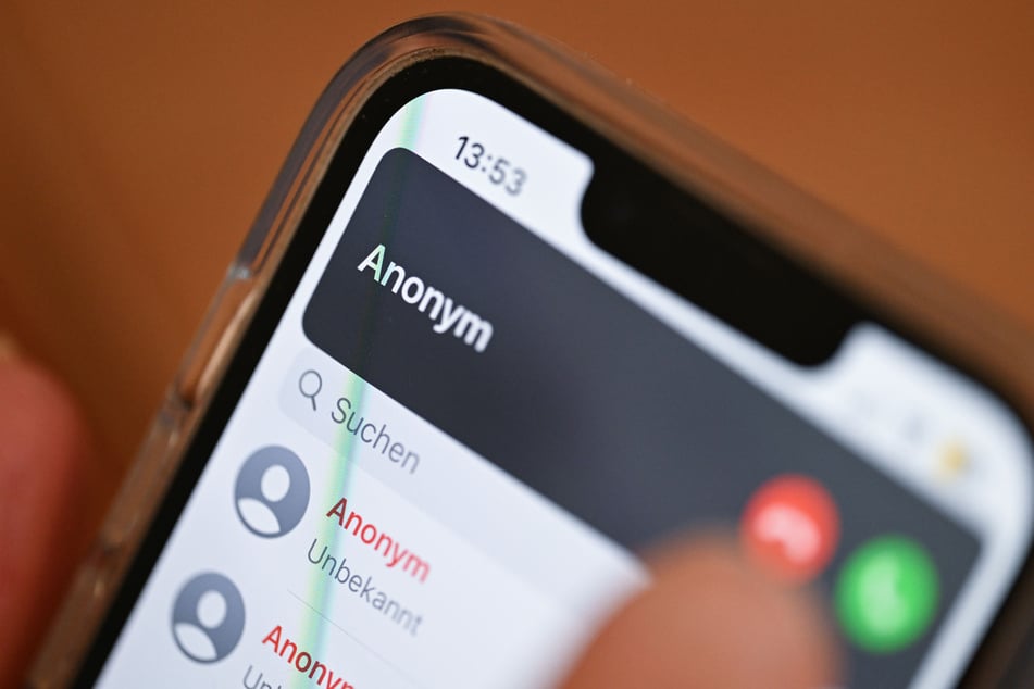 Klaus Clement hatte gerade erst mit einem Kunden telefoniert, als die Betrüger sich bei ihm meldeten. (Symbolfoto)