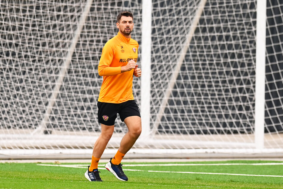 Derzeit bleibt Patrick Wiegers (31) nur die Rolle des Zuschauers. Im Frühjahr will Dynamos Torwart wieder ins Training einsteigen.