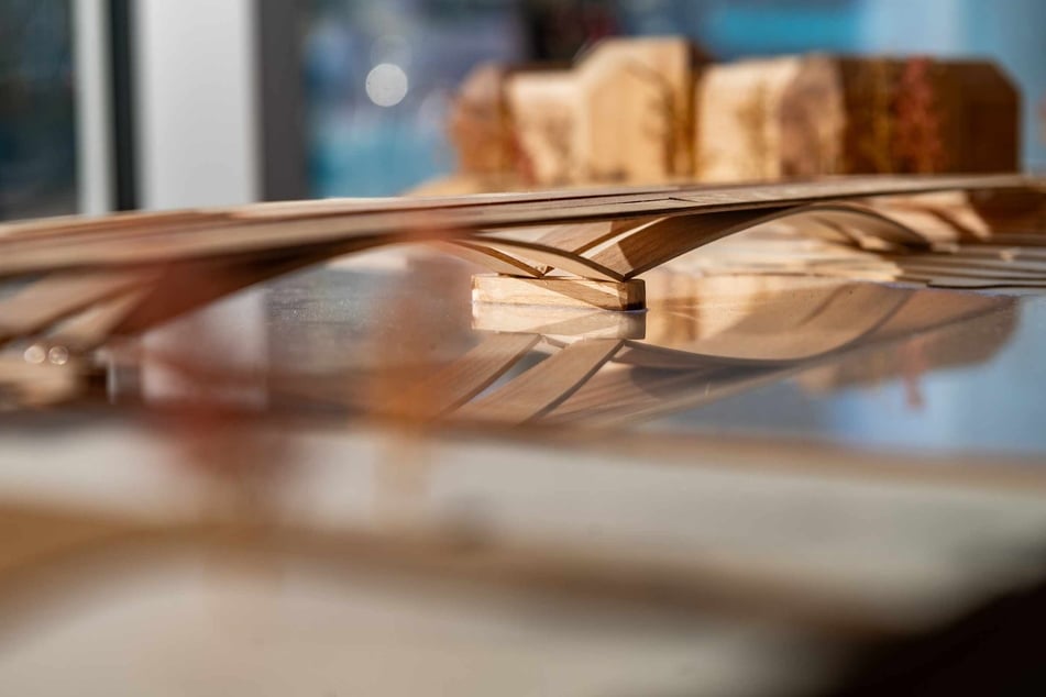 Auch studentische Entwürfe für einen Neubau der Carolabrücke sind im Zentrum für Baukultur Sachsen (ZfBK) zu bewundern.