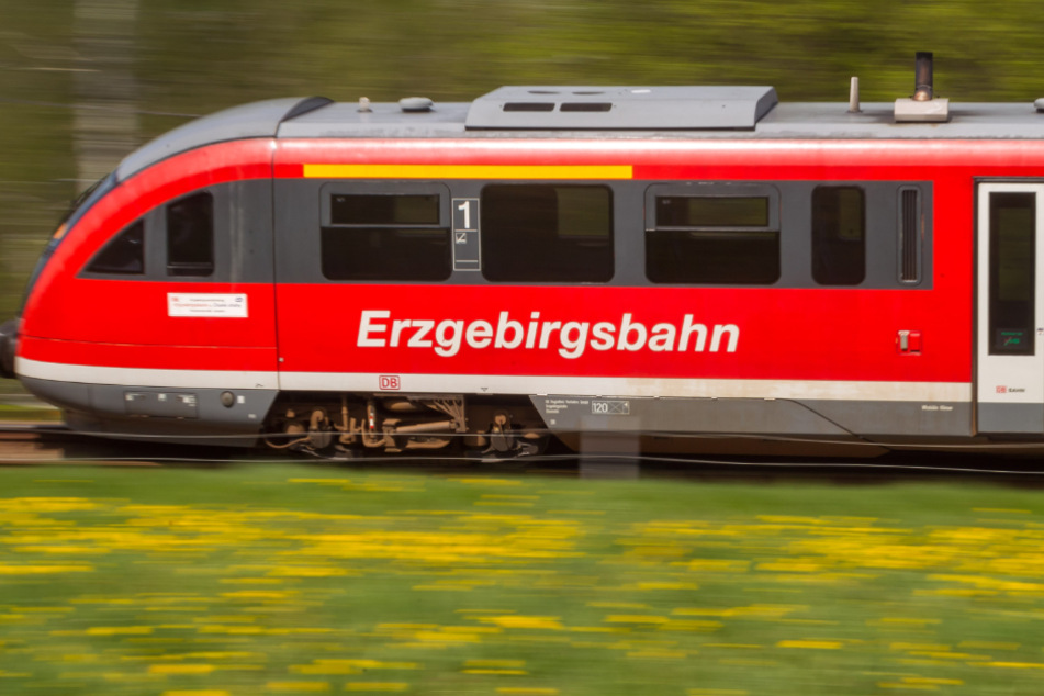 Bahnstrecke eine Woche lang gesperrt: Hier fahren Busse statt Züge