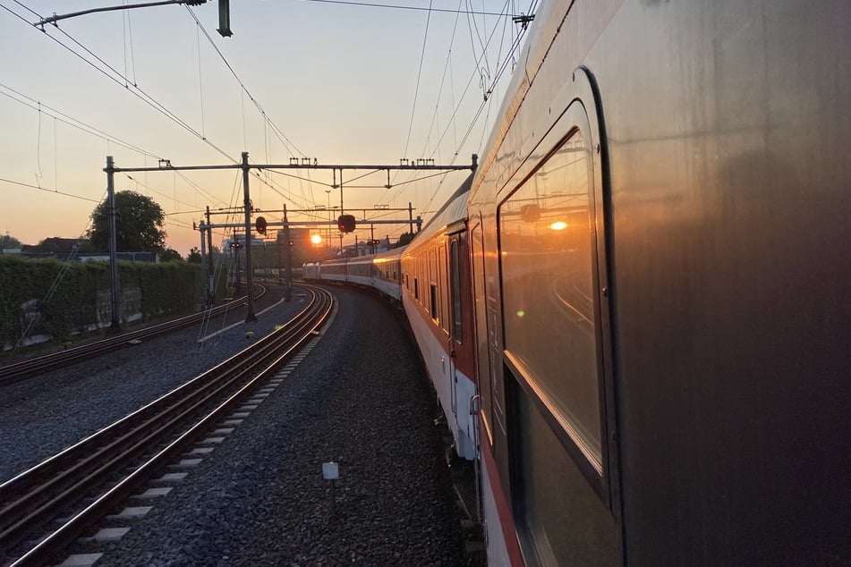Die betroffene Fahrt endete am Montagabend außerplanmäßig in Amsterdam. (Symbolfoto)
