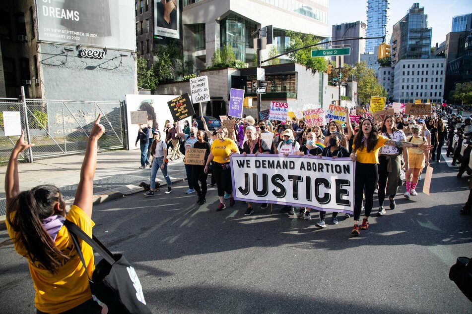 Thousands of demonstrators gathered at Cadman Plaza in Brooklyn on Saturday to stand against the Texas abortion ban and show their support for women's rights.