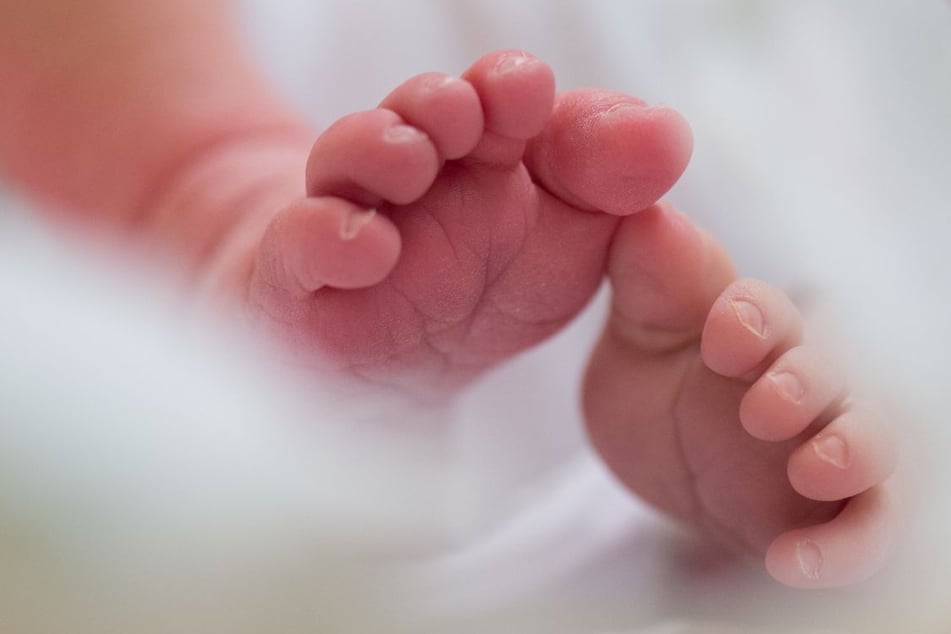 Im April 2021 starb ein Baby bei einer Hausgeburt. Ärzte hatten der Mutter zuvor eine intensivierte medizinische Betreuung empfohlen. (Symbolfoto)