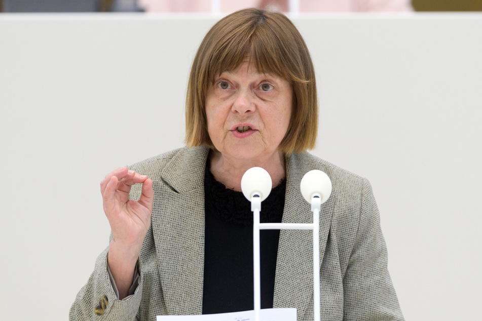 Gesundheitsministerin Ursula Nonnemacher (Grüne) hat die Bürger Brandenburgs aufgerufen, die Corona-Warn-App des Bundes zu nutzen.