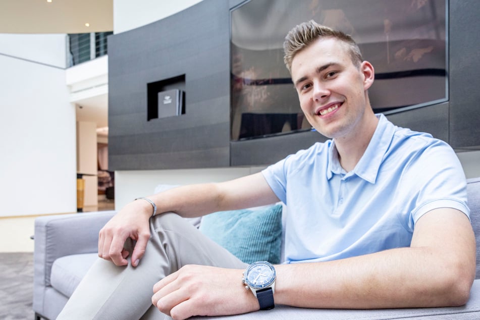 Uhren anprobieren kann unser Reporter definitiv besser als fertigen.